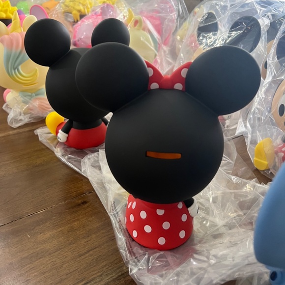 Piggy Banks- Hello Kitty, Stitch, Angel, Minnie, Mickey, Winnie the Pooh, Yoda - Picture 6 of 8
